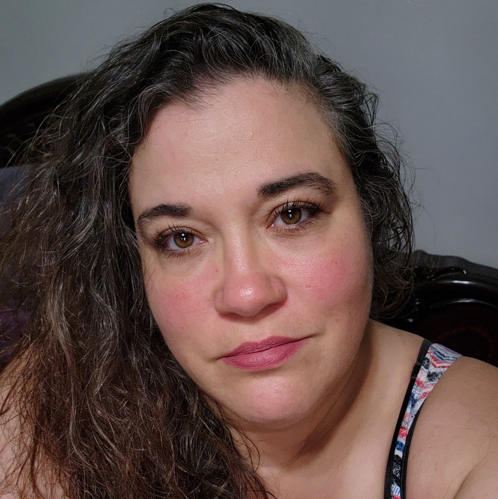 Meet your Posher, Dina